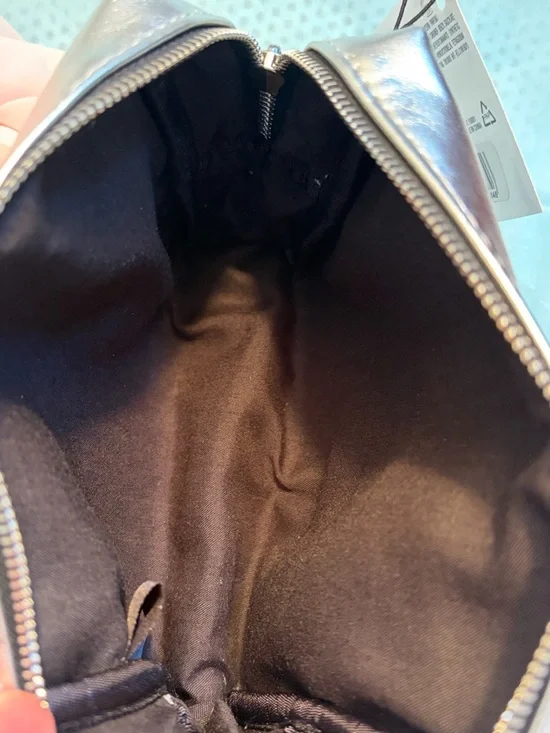 Yves Saint Laurent Silver Metallic Lip Embossed Cosmetic Pouch - Picture 4 of 4